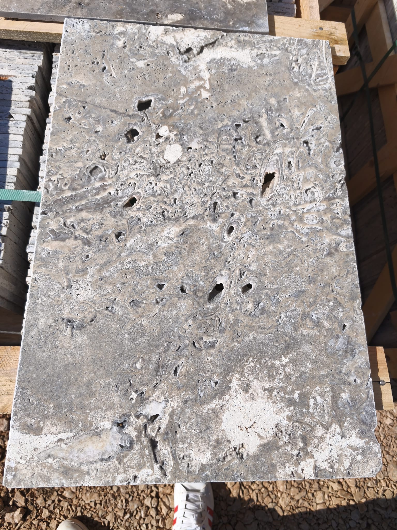Travertin silver rustic